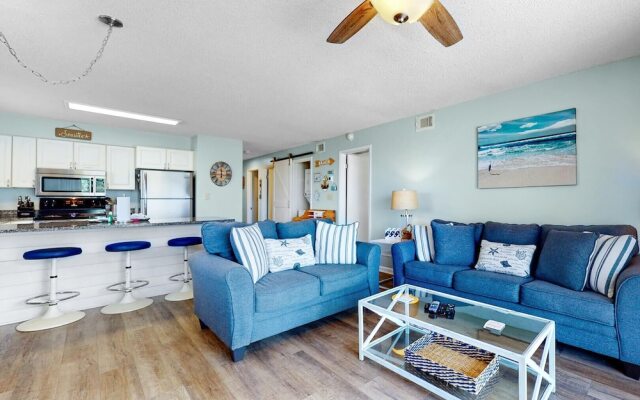 Beach View 3br/2ba W/pools Sleeps 8