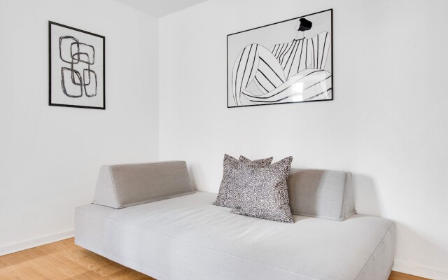 Sanders City - Pleasant 4-bdr Apt in the Capital