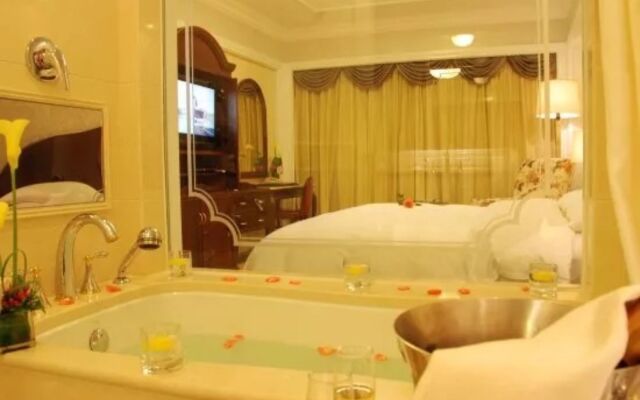 Kunming Green Lake Hotel