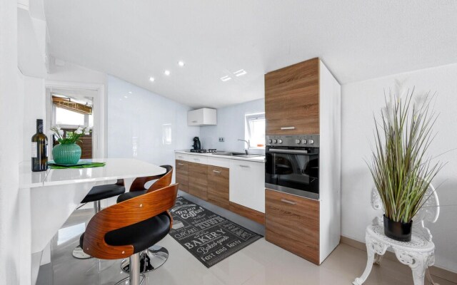 Nice Home in Vodice With Wifi and 4 Bedrooms