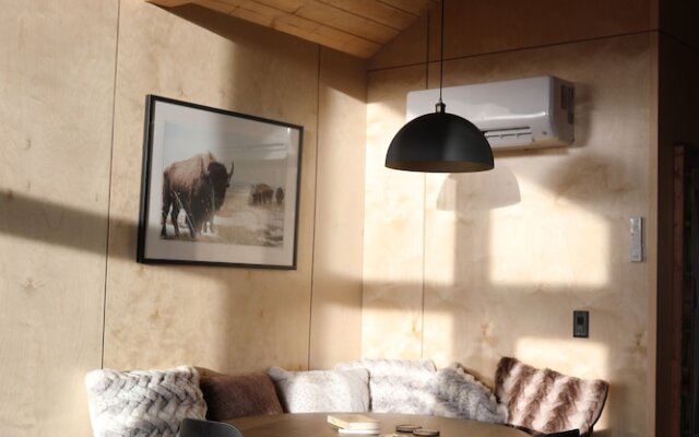 Yellowstone Peaks Hotel