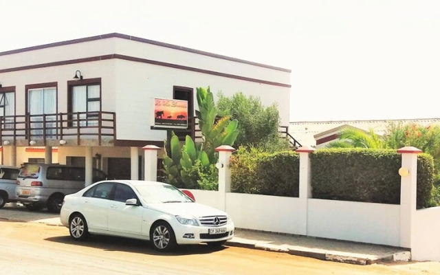"room in B&B - Room for 6 - Amarachi Guesthouse in Swakopmund Namibia Near Beach and Malls!"
