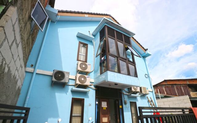 Kabin Kapsul Kayu Jati V Hostel