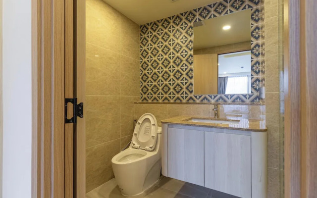 Top Location Near Beach Clubs C226