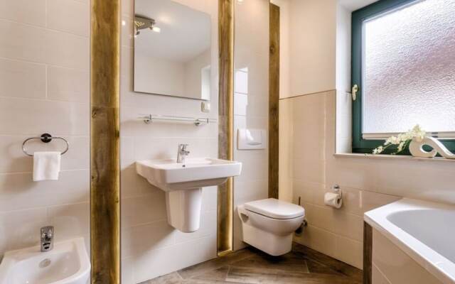 Am Rotdorn Modern Retreat