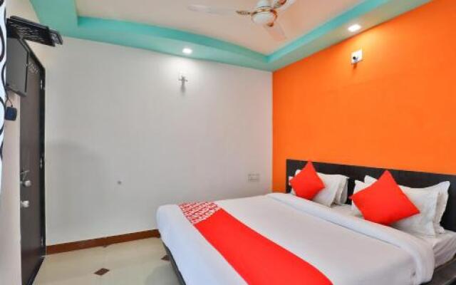 Oyo 24921 Hotel Shree