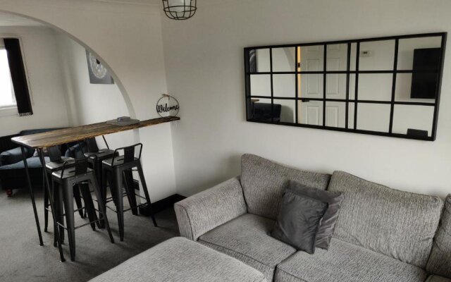 Riverside Park Penthouse Apartment In St Neots
