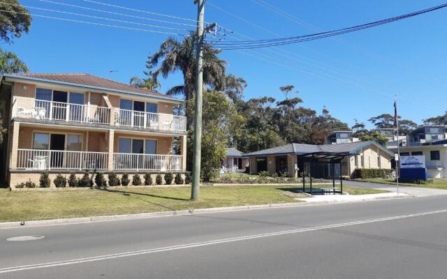 Dolphins of Mollymook Motel and Fifth Green Apartments
