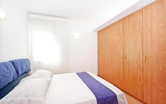 D & J Apartment Split
