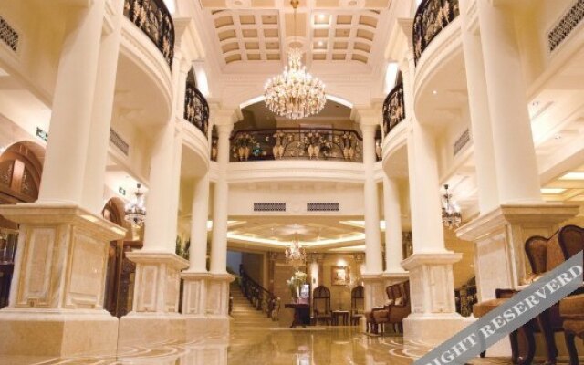Versailles Hotel