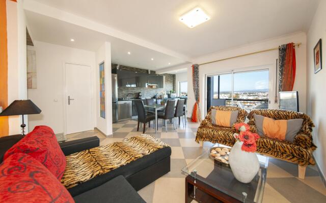 B17 - The Stunning Seaview Apartment