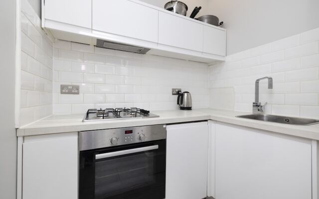 JOIVY 4-Bed Stylish Flat In Edinburgh City Centre