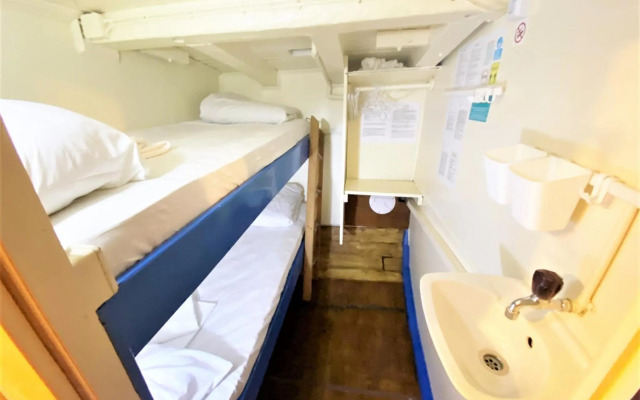 Rhythm Floating Hostel - Zadar