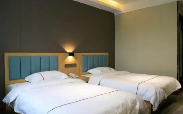 Lutong Hotel Luhe Road