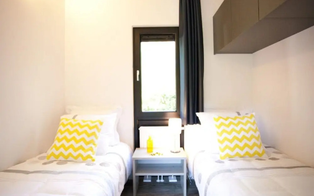 Holiday Park Home With Modern Charm