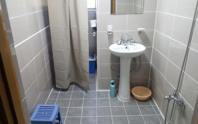 Centurial House - Hostel