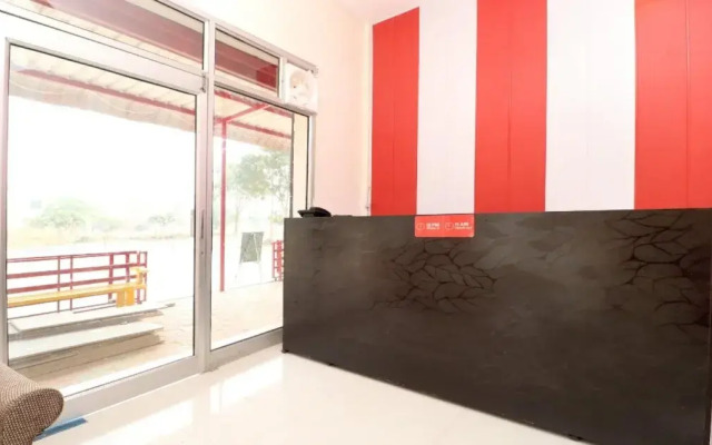 OYO 23185 Mama's Inn