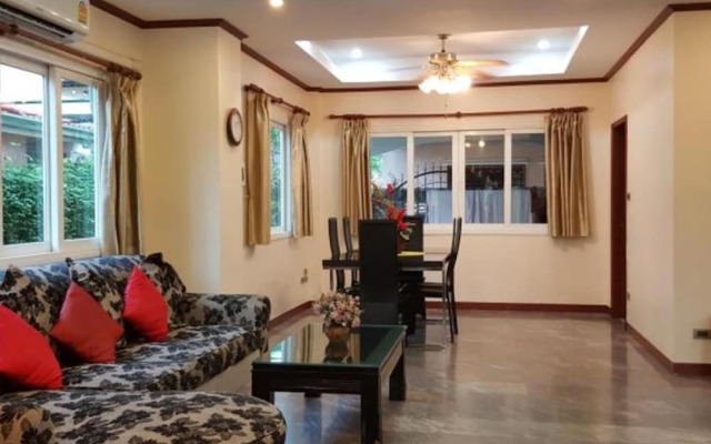 4 Bedroom Villa Walking Street 15 Min Ride Away