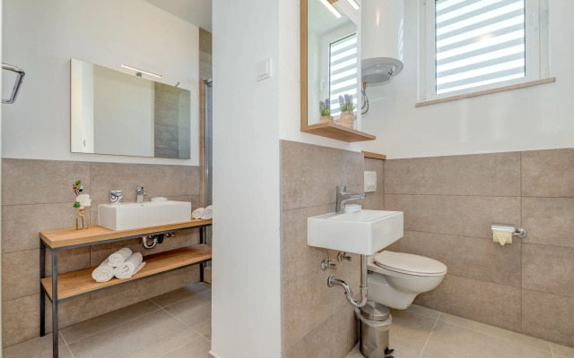 BRETIA apartments & more