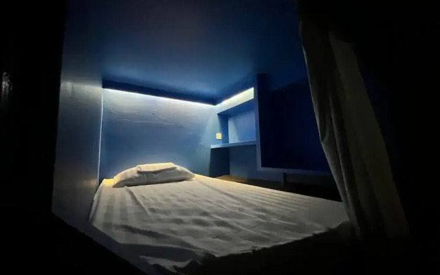 Central Pod Capsule Hostel