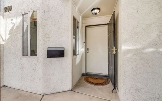Chic Retreat w/ Patio in Scottsdale!