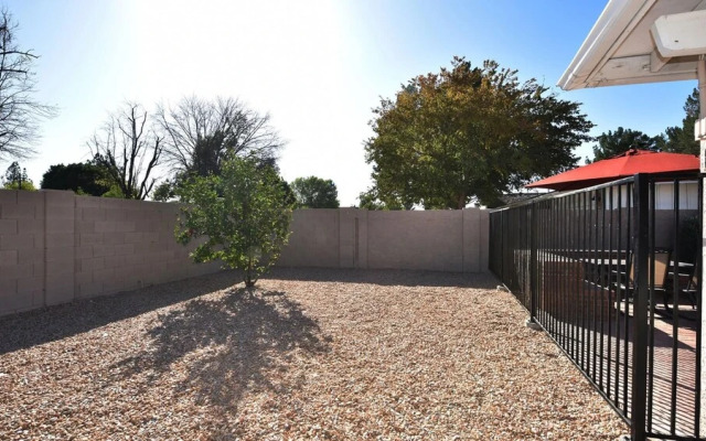 Spacious Updated 2 Masters POOL