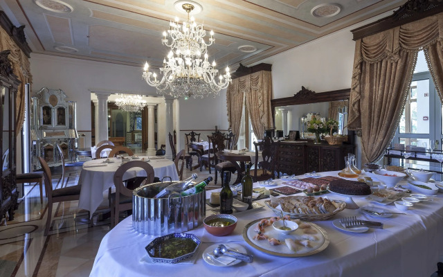 Sintra Marmòris Palace