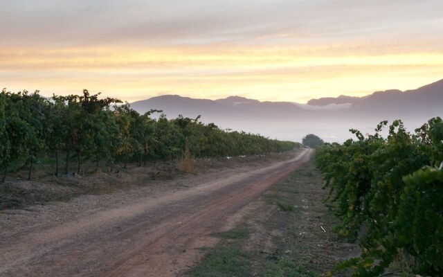 Under Oaks Guest House