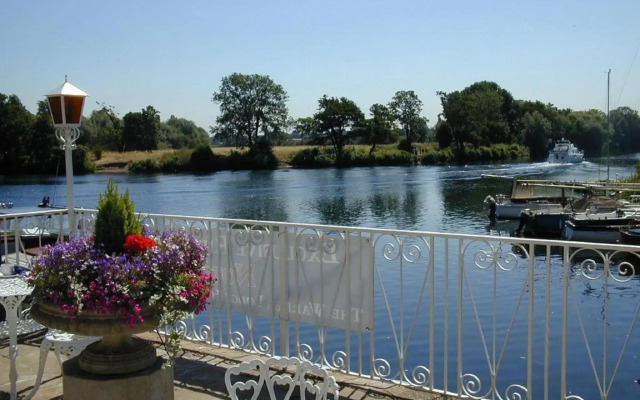 Warren Lodge Hotel
