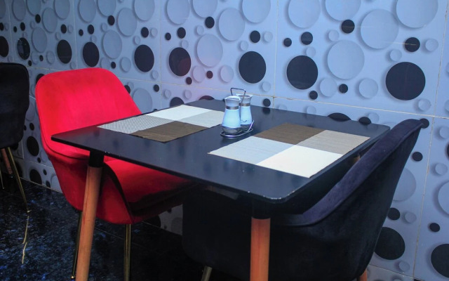 Marqueeland Hotel and suites