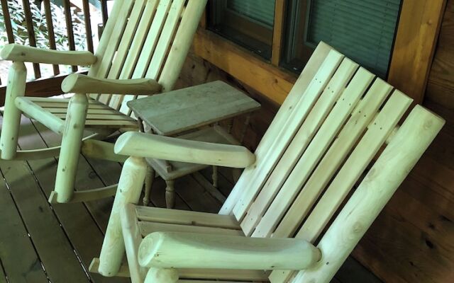Misty Creek Log Cabins