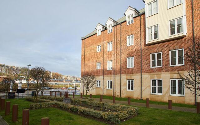 Whitehall 1 Apartment