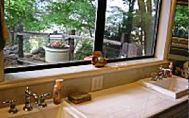 Vulture's View Bed and Breakfast