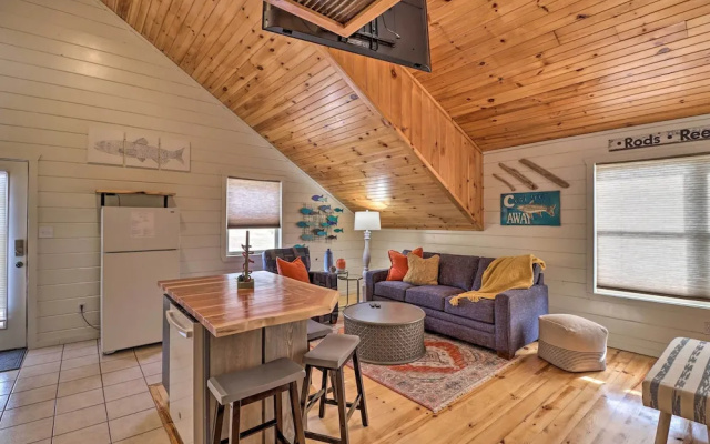 Pet-friendly Studio w/ Loft & Mountain Views!