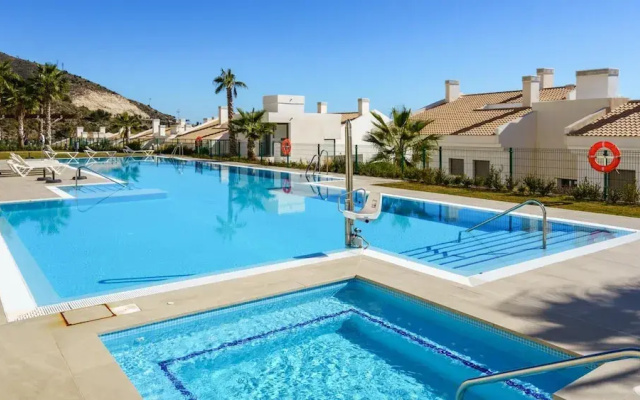 Top-floor Apartment With Pool Ref 20