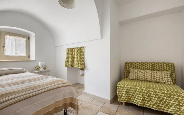 2402 Trullo Ventura by Perle di Puglia