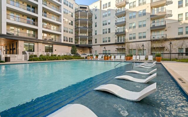 Arlington Sophisticated Studio Apartment