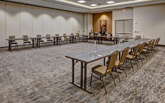 Black Fox Lodge Pigeon Forge, Tapestry Collection by Hilton