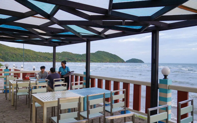 New Travel Beach Resort