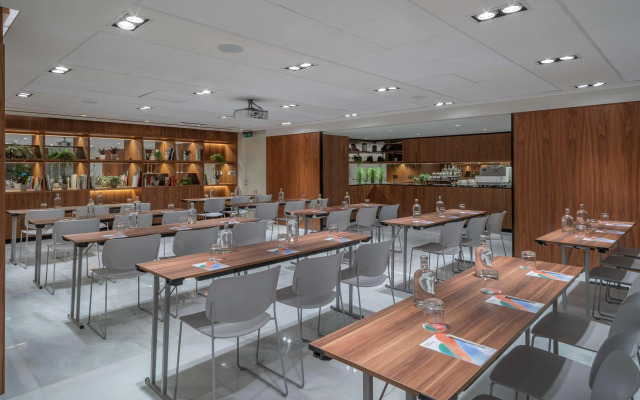 Melia White House Apartments