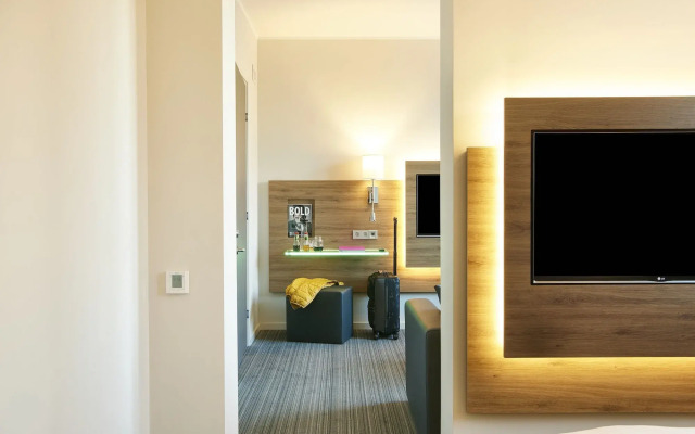 MOXY London Heathrow Airport