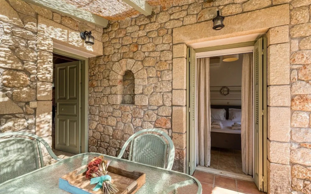 Lithos Stoupa Villas