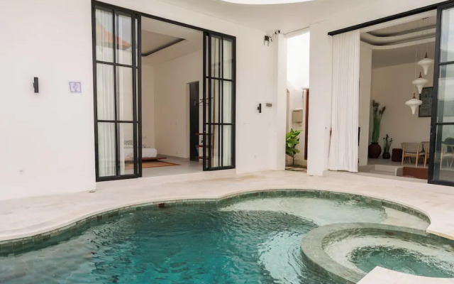 Tropical 2BR Private Villa, 6min Pererenan Beach