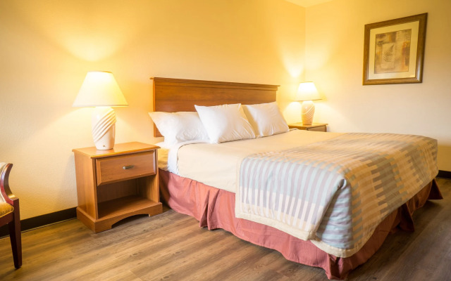 Sunnyside Inn & Suites