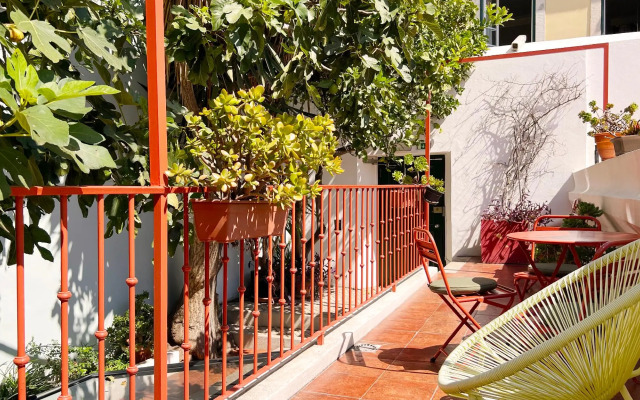 Casa do Bairro by Shiadu