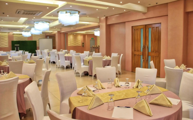 New Dawn Hotel Plus