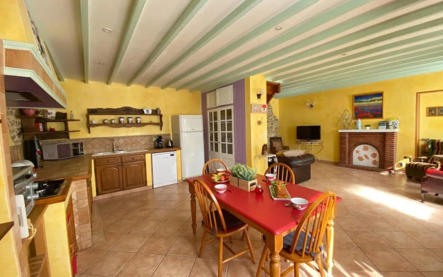 Charming Holiday Home With Garden in the Cotentin