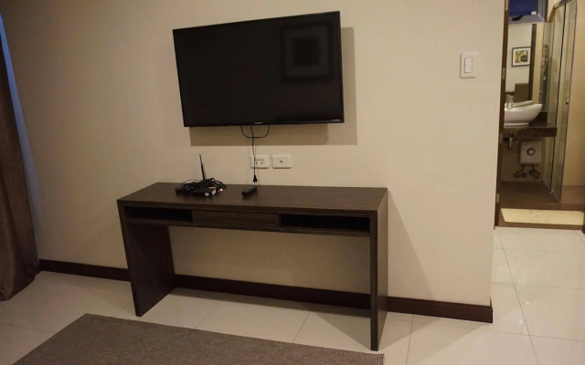 West Avenue Suites