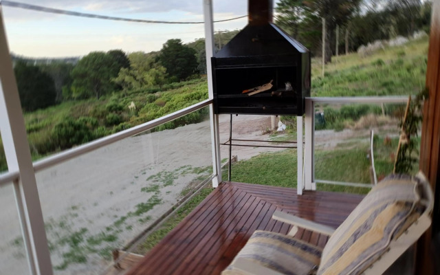 al pie de las sierras en villa del lago