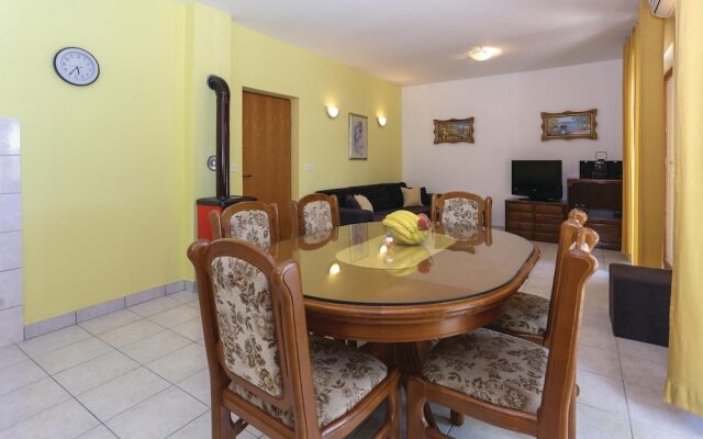 Awesome Home in Kastel Novi With Wifi and 6 Bedrooms